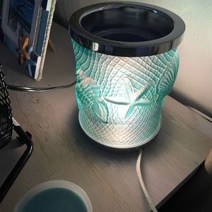 Yankee Candle Scenterpiece Melt Cup warmer with LED light and timer